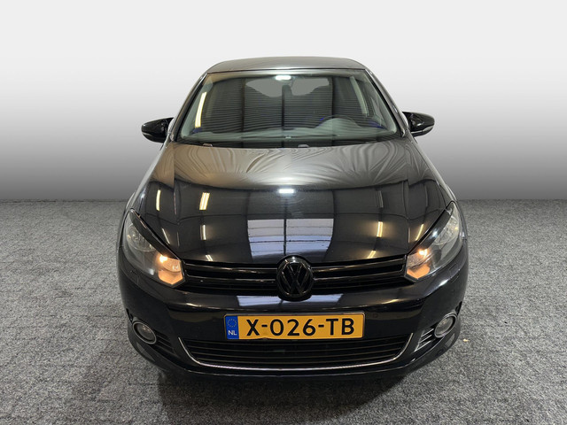 41389828-9.jpg
